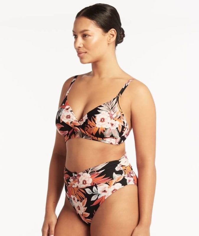 Sea Level Escape Twist Front DD-E Cup Bikini Top - Black Swim 